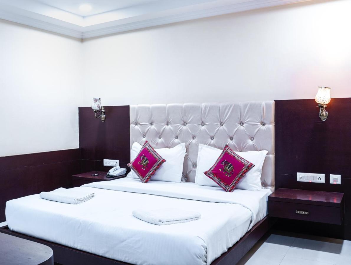 Hide-In Udaipur - A Lake View Boutique Hotel Eksteriør billede
