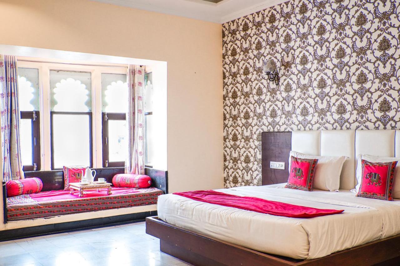 Hide-In Udaipur - A Lake View Boutique Hotel Eksteriør billede