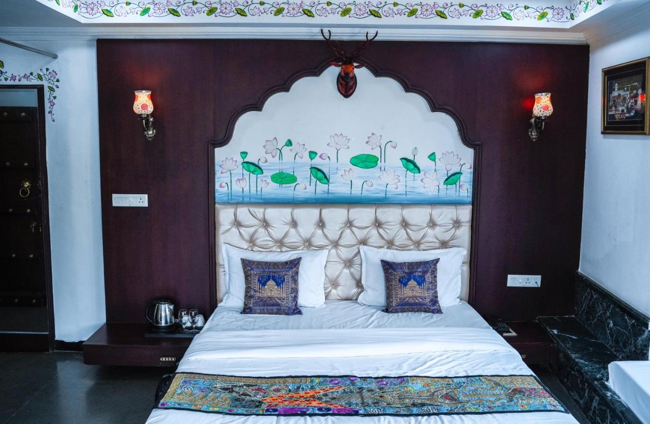 Hide-In Udaipur - A Lake View Boutique Hotel Eksteriør billede