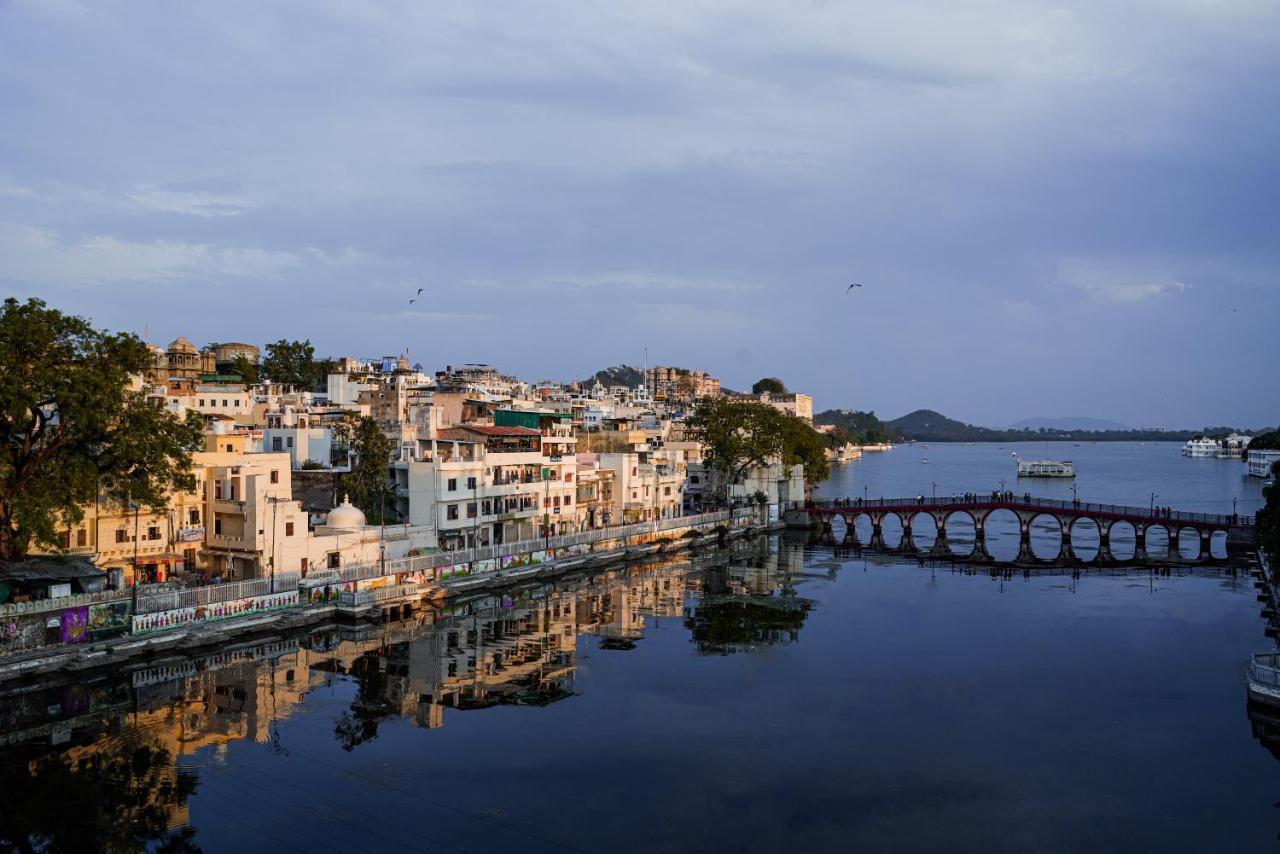 Hide-In Udaipur - A Lake View Boutique Hotel Eksteriør billede